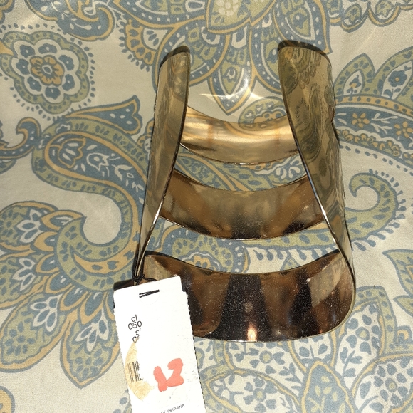 Express Cuff bracelets - Picture 3 of 3